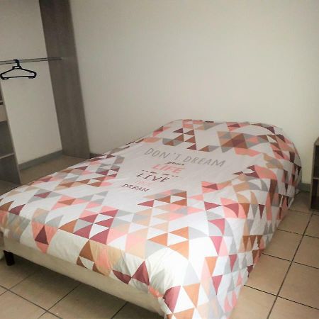 Appart Comme Chez Soi Pusignan Экстерьер фото