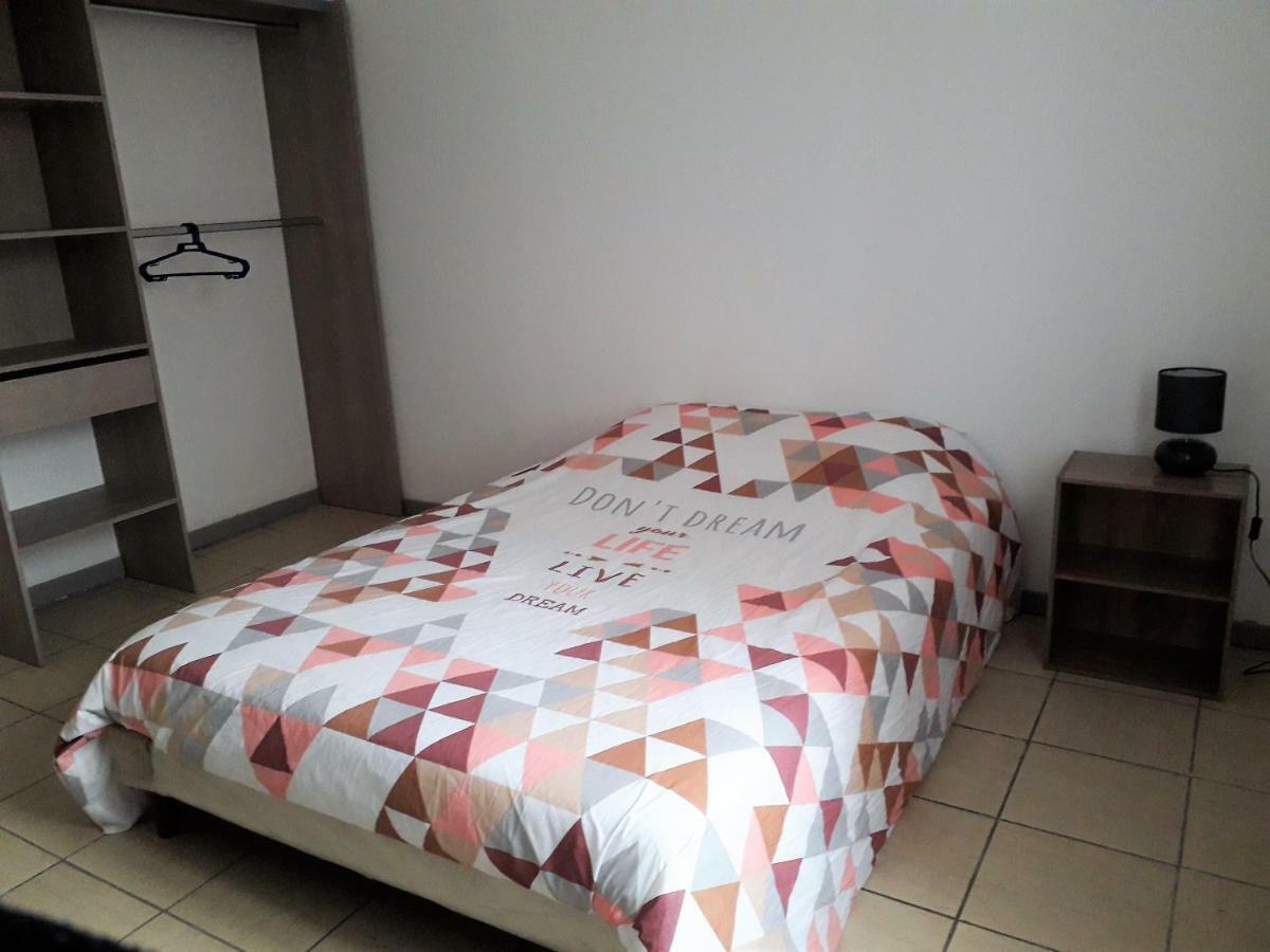 Appart Comme Chez Soi Pusignan Экстерьер фото